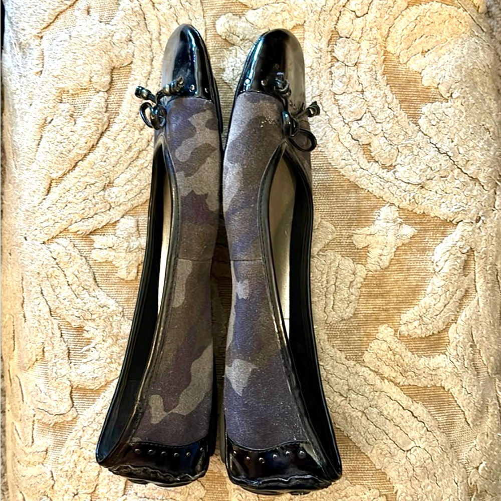 Camouflage and black patent Anne Klein ‘Buttons’ ballet flats